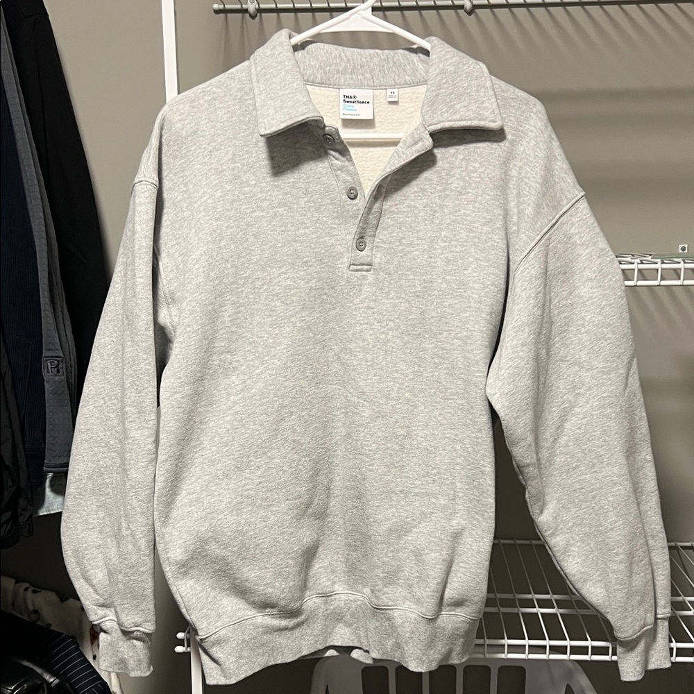 NWOT * Aritzia Light Gray Women's Sweatshirt - Size XS